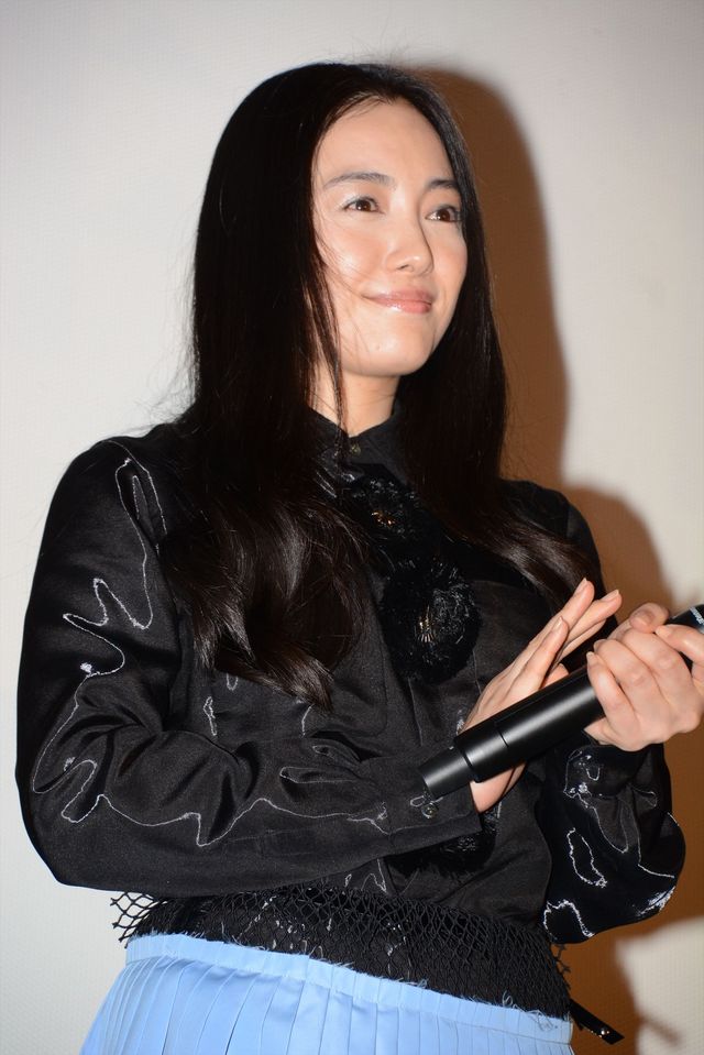 共演者にイジられる綾野剛　映画『天空の蜂』初日舞台あいさつフォトギャラリー（4枚目）