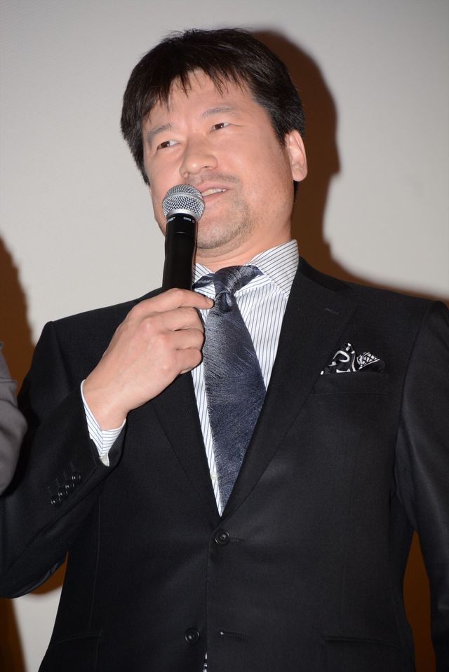 共演者にイジられる綾野剛　映画『天空の蜂』初日舞台あいさつフォトギャラリー（5枚目）