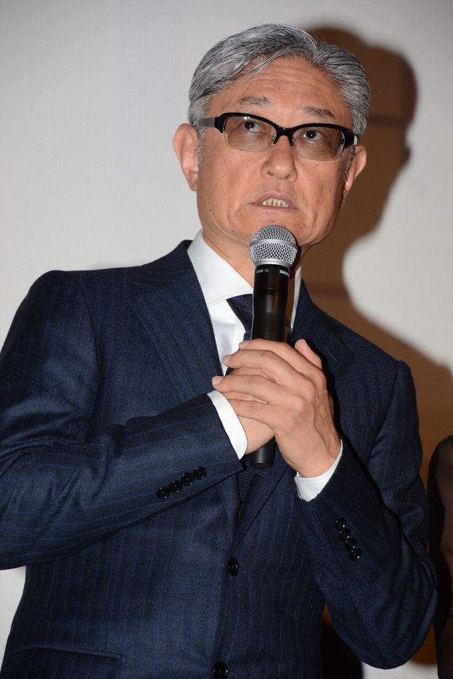 共演者にイジられる綾野剛　映画『天空の蜂』初日舞台あいさつフォトギャラリー（12枚目）