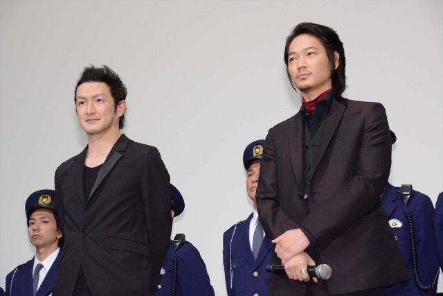 綾野剛「今回は何人殺せばいいんですか？」の質問に“最高の現場”と感じる！映画『日本で一番悪い奴ら』完成披露舞台あいさつフォトギャラリー（9枚目）