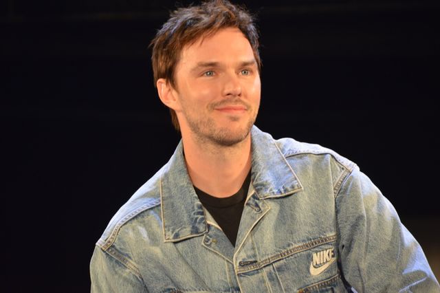 『スーパーマン』ニコラス・ホルト来日で神ファンサ！「東京コミコン2025」We Love DC ギャザリングステージ（2枚目）