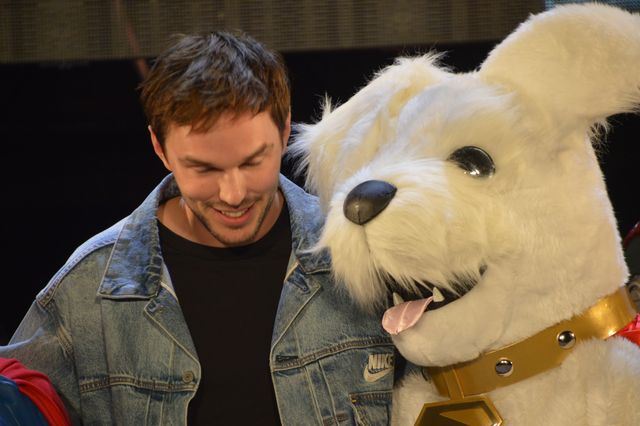 『スーパーマン』ニコラス・ホルト来日で神ファンサ！「東京コミコン2025」We Love DC ギャザリングステージ（8枚目）