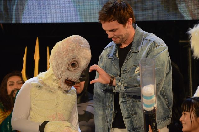 『スーパーマン』ニコラス・ホルト来日で神ファンサ！「東京コミコン2025」We Love DC ギャザリングステージ（14枚目）