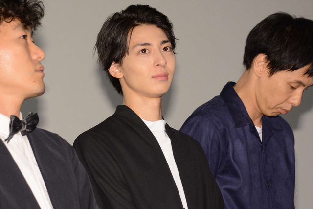 池松壮亮『君が君で君だ』完成披露舞台あいさつ（6枚目）