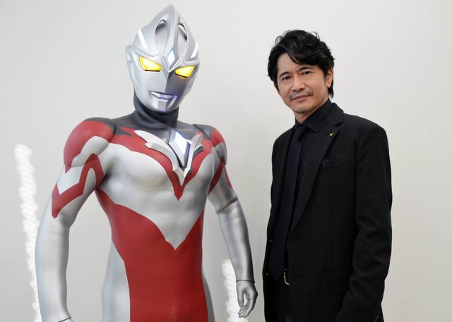 ウルトラマンアーク＆アークの声を担当する萩原聖人