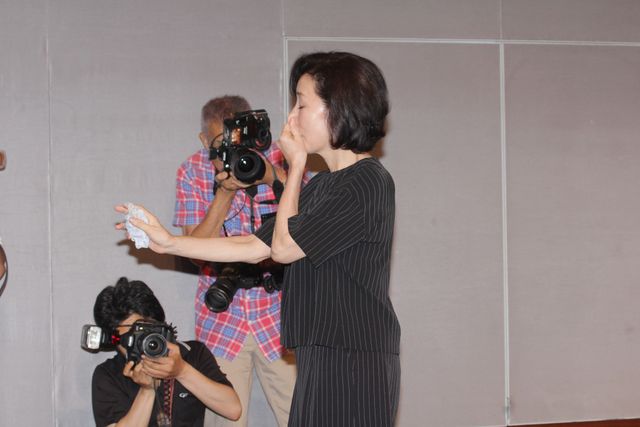 高畑淳子、会見で涙…被害者に謝罪　フォトギャラリー（12枚目）