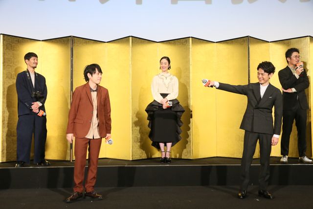 “兄弟”二宮和也＆妻夫木聡が登壇！『浅田家！』初日舞台あいさつ（6枚目）