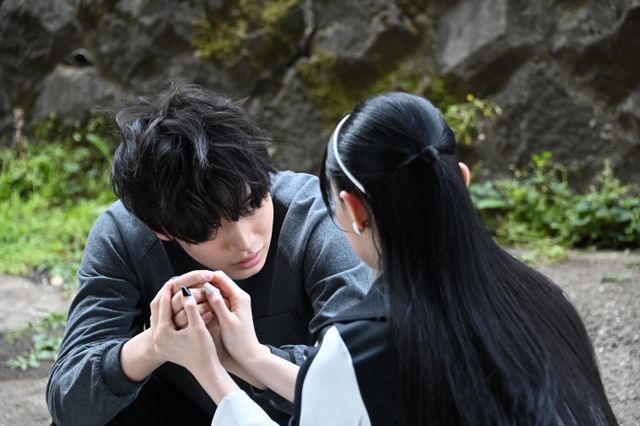 沙羅を失い戦意喪失の景和…「仮面ライダーギーツ」第41話「創世III：漆黒の将軍」：フォトギャラリー