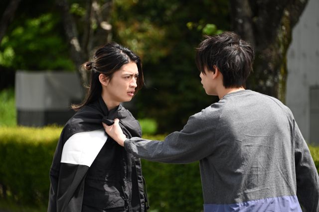 沙羅を失い戦意喪失の景和…「仮面ライダーギーツ」第41話「創世III：漆黒の将軍」（2枚目）