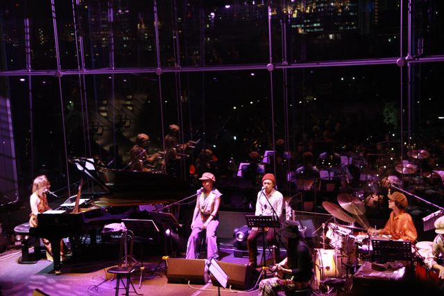 「MTV Unplugged：Chara」ライブ風景（6枚目）