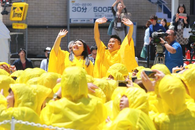 柳沢慎吾＆渡辺直美がギネス記録達成に歓喜！巨大パックマンが東京に出現！（8枚目）