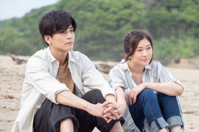 浴室シーンも！篠原涼子×岩田剛典「金魚妻」場面写真（2枚目）