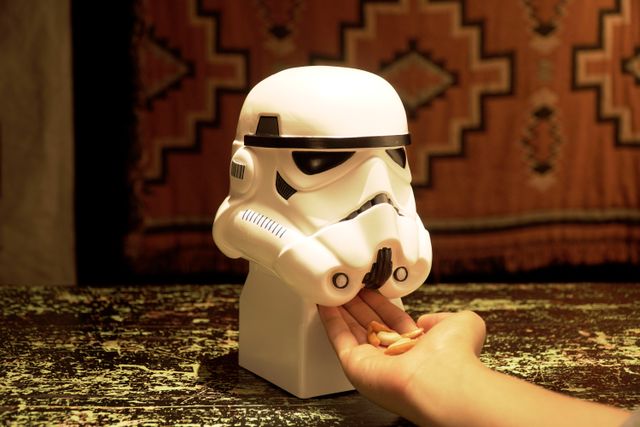 【12枚】斬新！「STAR WARS おつまみサーバー」＆「リモコンセーバー ルーク・スカイウォーカー」（6枚目）