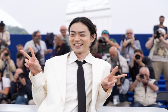 宮舘涼太がカンヌで華麗なターン！本木雅弘、菅田将暉らとフォトコール盛り上げる（5枚目）