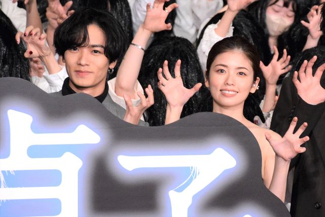 小芝風花＆川村壱馬、大量の貞子に囲まれる!?『貞子DX』完成披露試写会（8枚目）