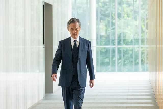 綾野剛主演、新月10ドラマ「アバランチ」初回場面写真（5枚目）