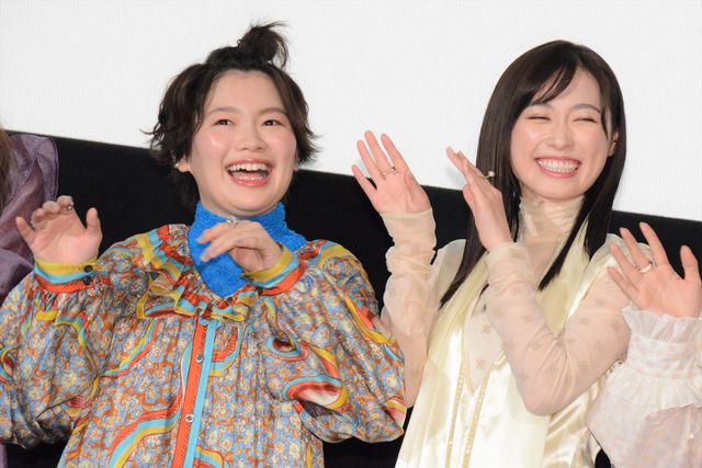 福原遥、美山加恋、富田望生らキュートなドレスで登壇『フラ・フラダンス』初日舞台挨拶（6枚目）