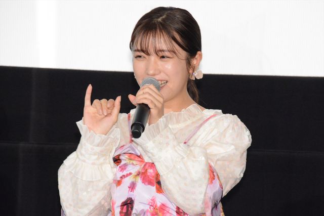 福原遥、美山加恋、富田望生らキュートなドレスで登壇『フラ・フラダンス』初日舞台挨拶（11枚目）