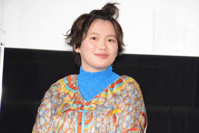 福原遥、美山加恋、富田望生らキュートなドレスで登壇『フラ・フラダンス』初日舞台挨拶（16枚目）