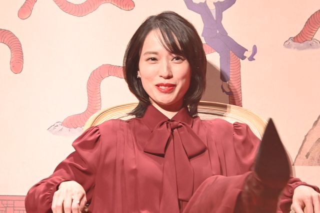 戸田恵梨香、赤ドレスで登場！Netflix「地獄に堕ちるわよ」トークパネルの様子（5枚目）