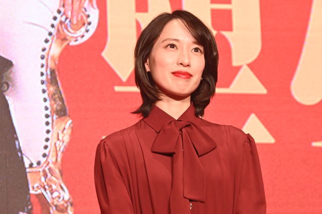 戸田恵梨香、赤ドレスで登場！Netflix「地獄に堕ちるわよ」トークパネルの様子（7枚目）