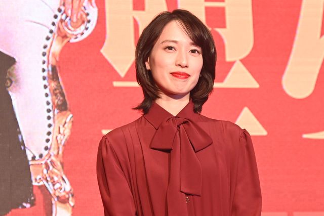 戸田恵梨香、赤ドレスで登場！Netflix「地獄に堕ちるわよ」トークパネルの様子（8枚目）