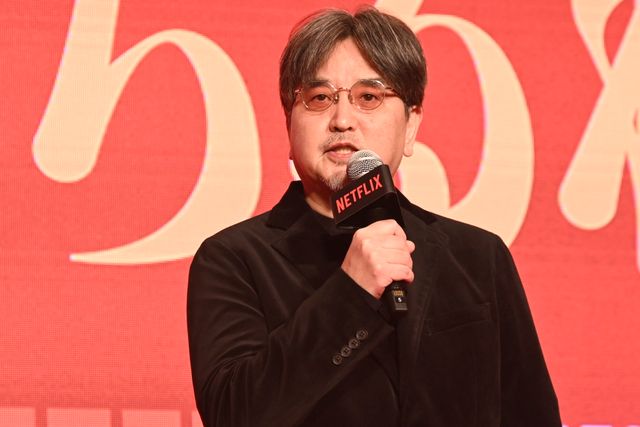 戸田恵梨香、赤ドレスで登場！Netflix「地獄に堕ちるわよ」トークパネルの様子（14枚目）