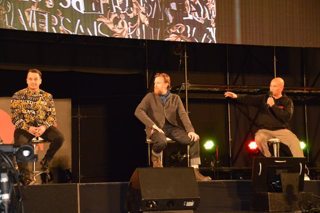 『スター・ウォーズ』キャスト、東京コミコンに集結！テムエラ・モリソンの誕生日をサプライズ祝福（7枚目）