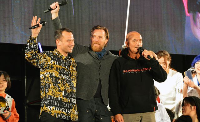 『スター・ウォーズ』キャスト、東京コミコンに集結！テムエラ・モリソンの誕生日をサプライズ祝福（19枚目）