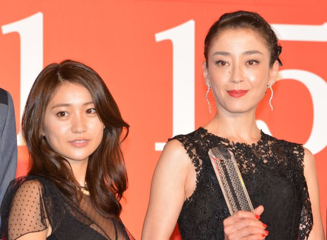 女優賞に輝いた大島優子と宮沢りえ（写真は昨年11月撮影）