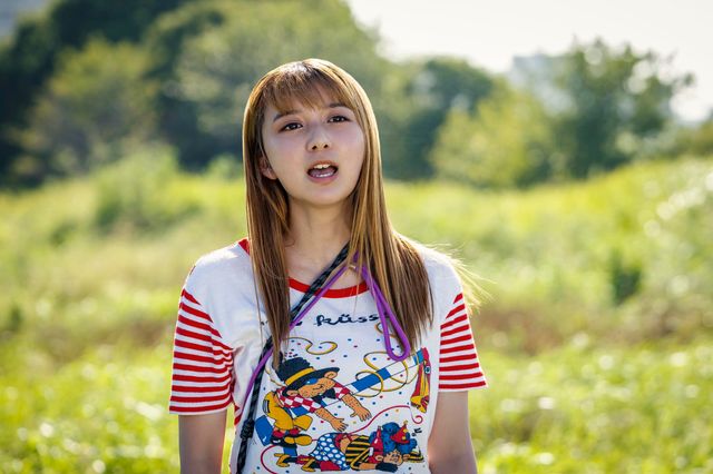 ギターがハマりすぎ…！「パリピ孔明」第8話追加場面写真（6枚目）