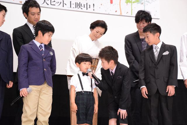 鈴木京香、“息子”たちからのサプライズに感涙！フォトギャラリー（6枚目）