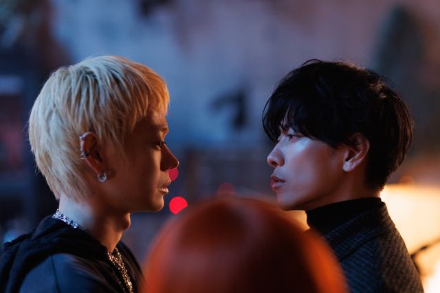 佐藤健＆菅田将暉、カリスマが激突！「グラスハート」新場面写真＜6枚＞：フォトギャラリー