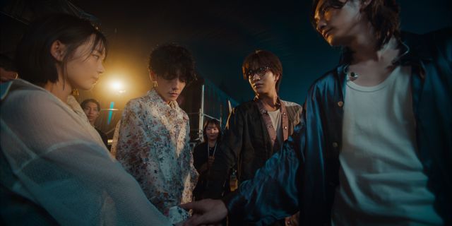 佐藤健＆菅田将暉、カリスマが激突！「グラスハート」新場面写真＜6枚＞（2枚目）