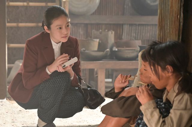 広告の営業なども行うのぶ（今田美桜）…「あんぱん」第14週「幸福よ、どこにいる」第70回（5枚目）