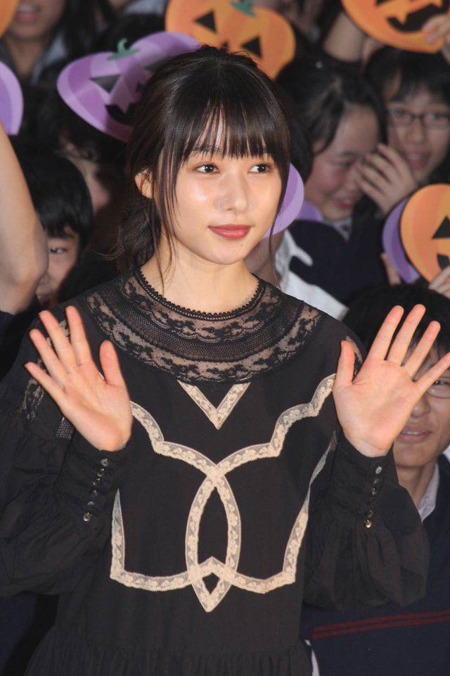 平野紫耀＆桜井日奈子、サプライズ登場に高校生熱狂！『ういらぶ。』特別課外授業（4枚目）