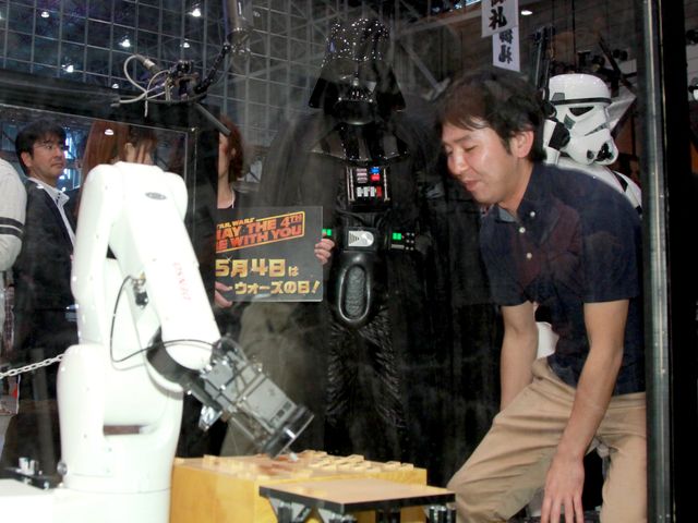 ダース・ベイダーがニコニコ超会議に降臨！　人気力士の遠藤やグソクムシとご対面！　画像ギャラリー（5枚目）