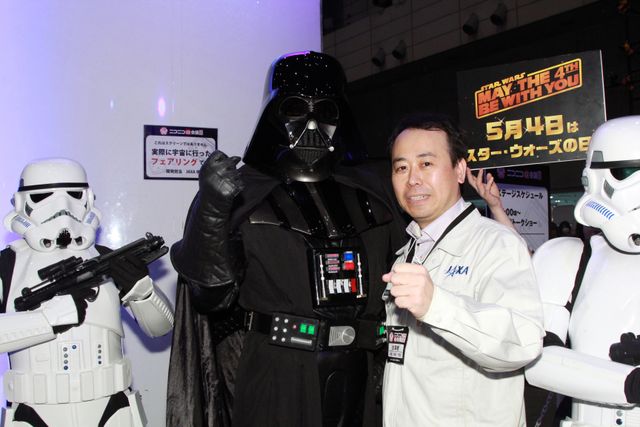 ダース・ベイダーがニコニコ超会議に降臨！　人気力士の遠藤やグソクムシとご対面！　画像ギャラリー（7枚目）