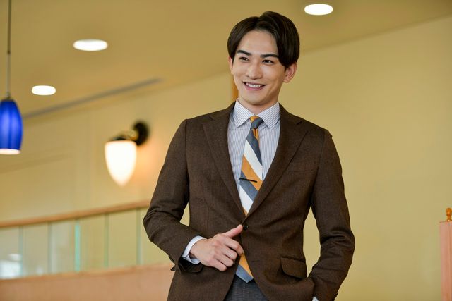 見つめ合う安達と黒沢「30歳まで童貞だと魔法使いになれるらしい」第8話場面カット（6枚目）