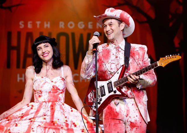 ジョセフ・ゴードン＝レヴィット＆妻ターシャ・マッコリーの2ショット（2枚目）