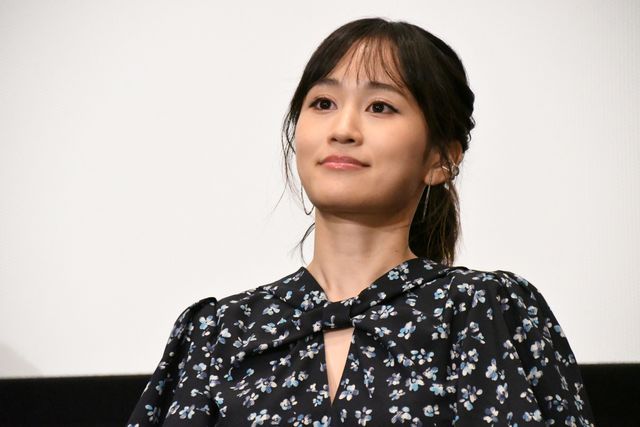 前田敦子、高良健吾はずっと憧れの人！『葬式の名人』完成披露舞台あいさつ（2枚目）