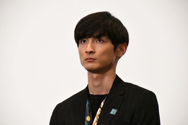 前田敦子、高良健吾はずっと憧れの人！『葬式の名人』完成披露舞台あいさつ（4枚目）