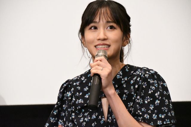 前田敦子、高良健吾はずっと憧れの人！『葬式の名人』完成披露舞台あいさつ（8枚目）