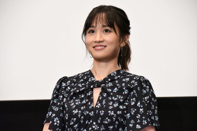 前田敦子、高良健吾はずっと憧れの人！『葬式の名人』完成披露舞台あいさつ（13枚目）