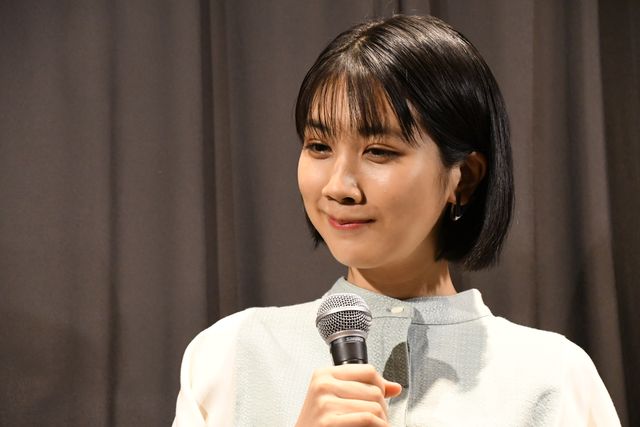 【10枚】松本穂香への手紙を代読する渡辺大知（8枚目）