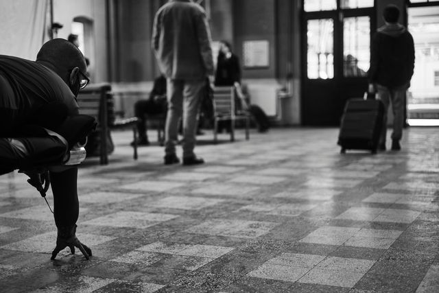 ハンドの撮影風景！Netflix「ウェンズデー」舞台裏写真（5枚目）