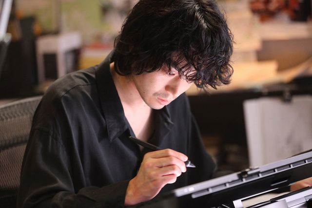 殺人鬼役・Fukaseの顔に血…！映画『キャラクター』場面カット（8枚目）