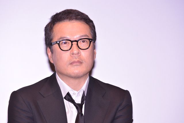 小栗旬＆西島秀俊、スーツ姿がクール！新木優子はシースルーのドレスで（11枚目）