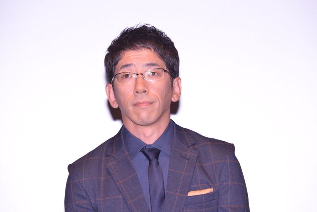 小栗旬＆西島秀俊、スーツ姿がクール！新木優子はシースルーのドレスで（12枚目）