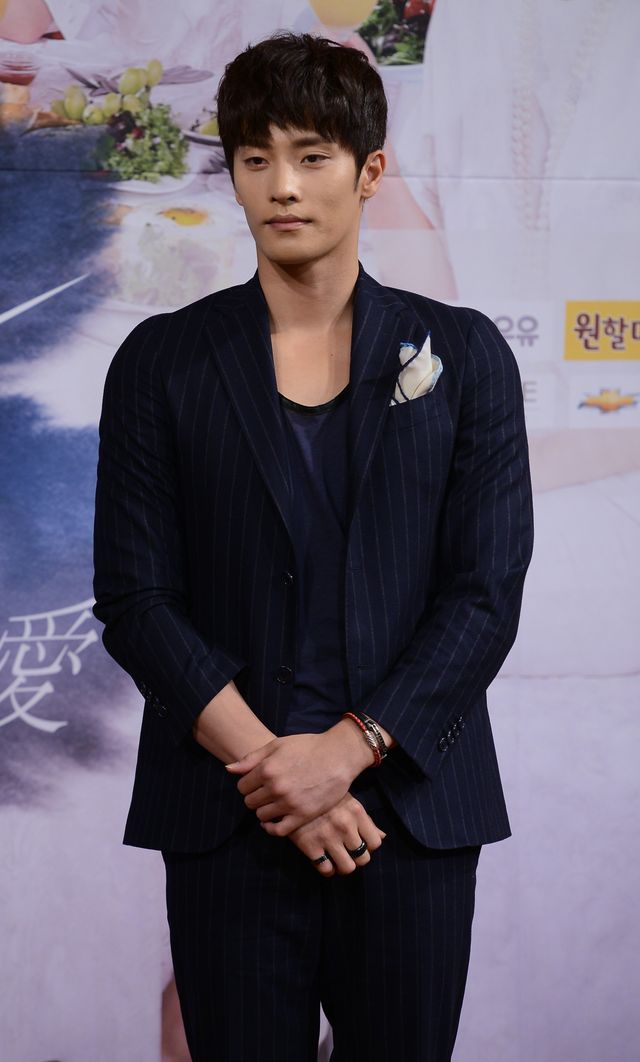 少女時代ソヒョンが出演！ドラマ「熱愛」製作発表会フォトギャラリー（7枚目）